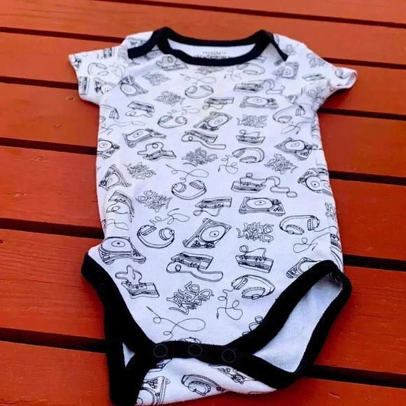 Five for 25 Eco Unltd soft,  lightweight onesie - Picture 1 of 4